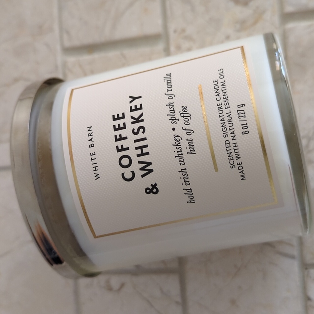 White Barn Candle - Picture 3 of 4